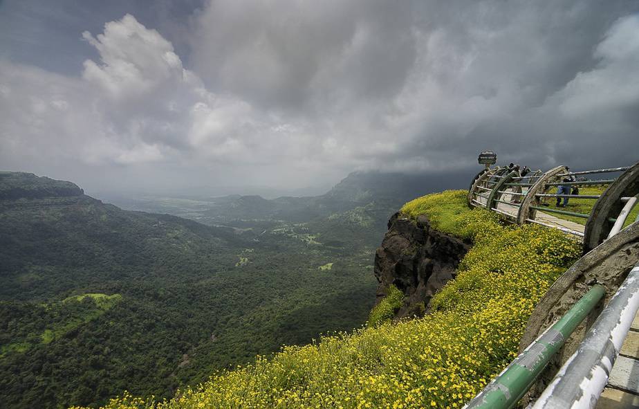 best places to visit in mumbai hill station